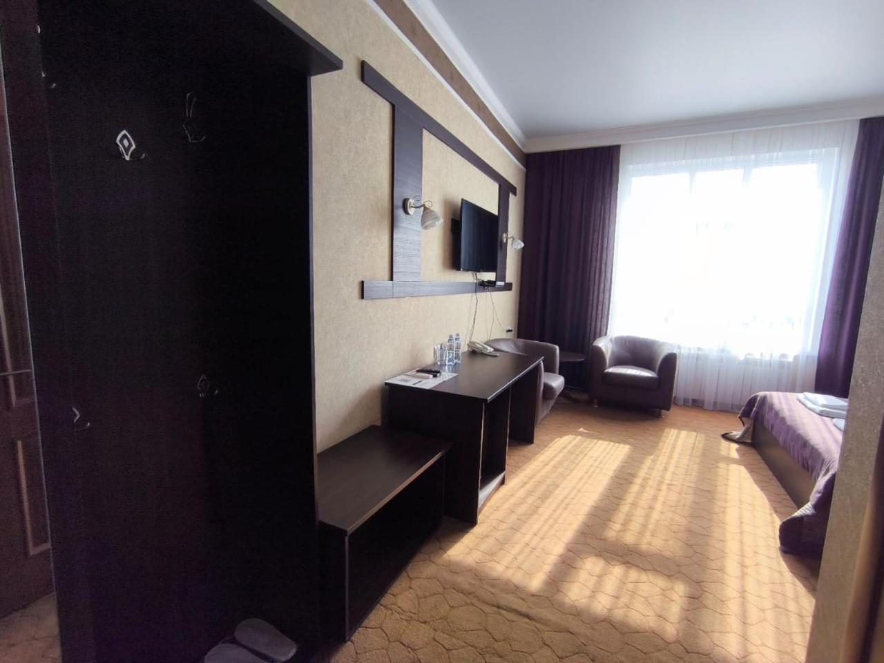 Pride Hotel Taraz Extérieur photo