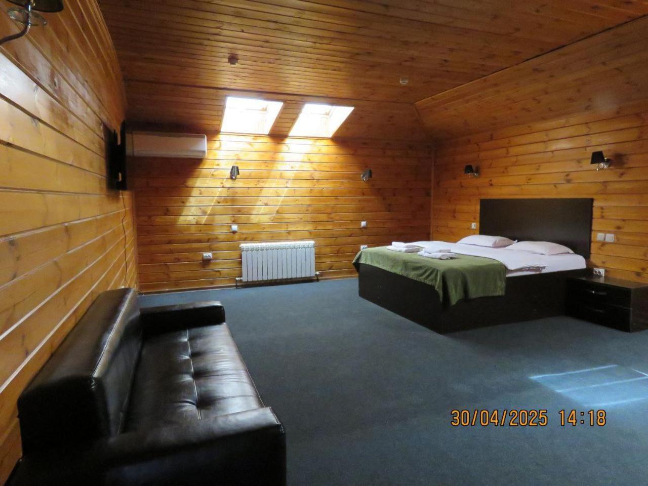 Pride Hotel Taraz Extérieur photo