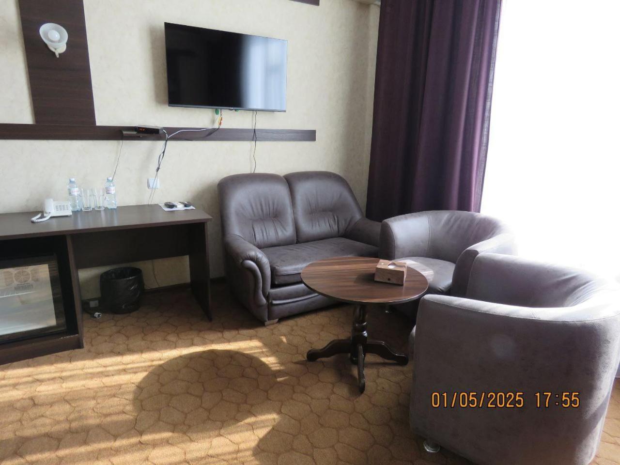 Pride Hotel Taraz Extérieur photo