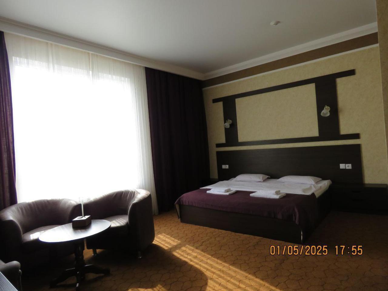 Pride Hotel Taraz Extérieur photo