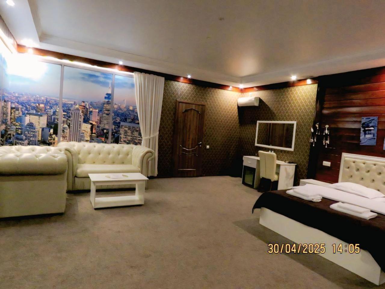 Pride Hotel Taraz Extérieur photo